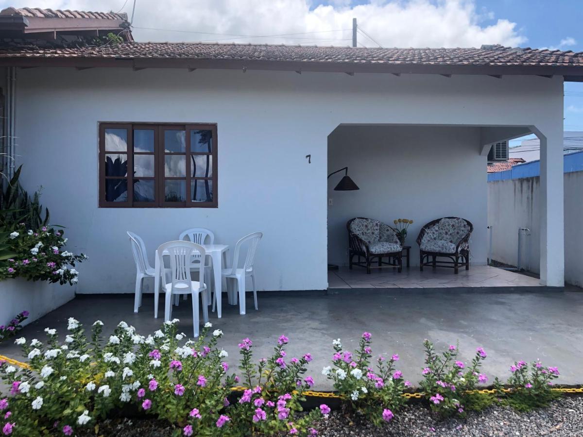 Casinha de Praia na Fazenda da Armação Governador Celso Ramos Exterior foto